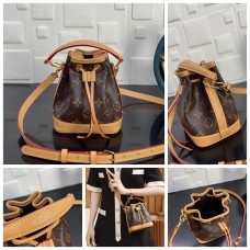 LOUIS VUITTON HANDBAGS M81266 (13CM) 1:1 Quality