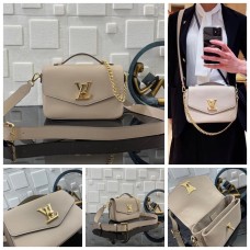 LOUIS VUITTON HANDBAGS M22792 (22CM) 1:1 Quality